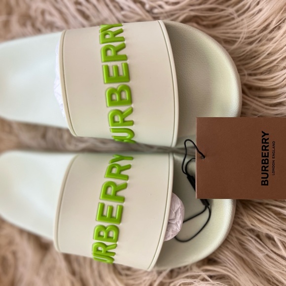 Burberry slides - Picture 4 of 7